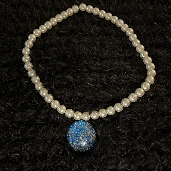 Blue Glittery Marble Glass & Stretch Faux Pearls Hand Design Necklace - Picture 14 of 17